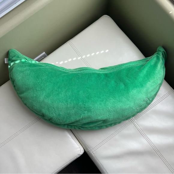 One 23” Beanpod with Four 6” Dolls - Picture 2 of 5